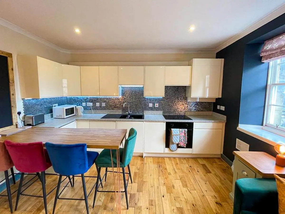 Lively & Energetic 2Br On The Royal Mile Apartment Edinburgh