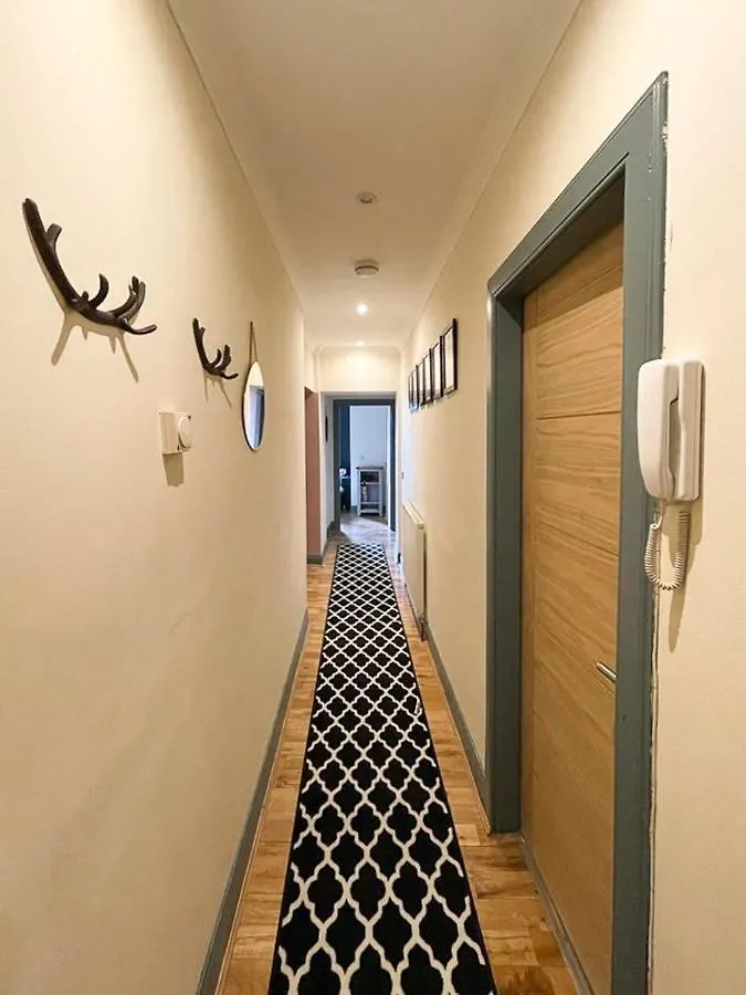 Lively & Energetic 2Br On The Royal Mile Apartment Edinburgh