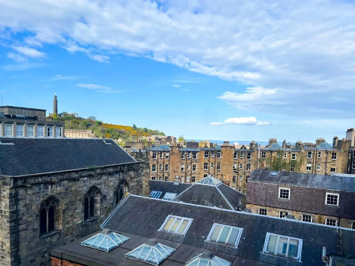Lively & Energetic 2Br On The Royal Mile Apartment Edinburgh