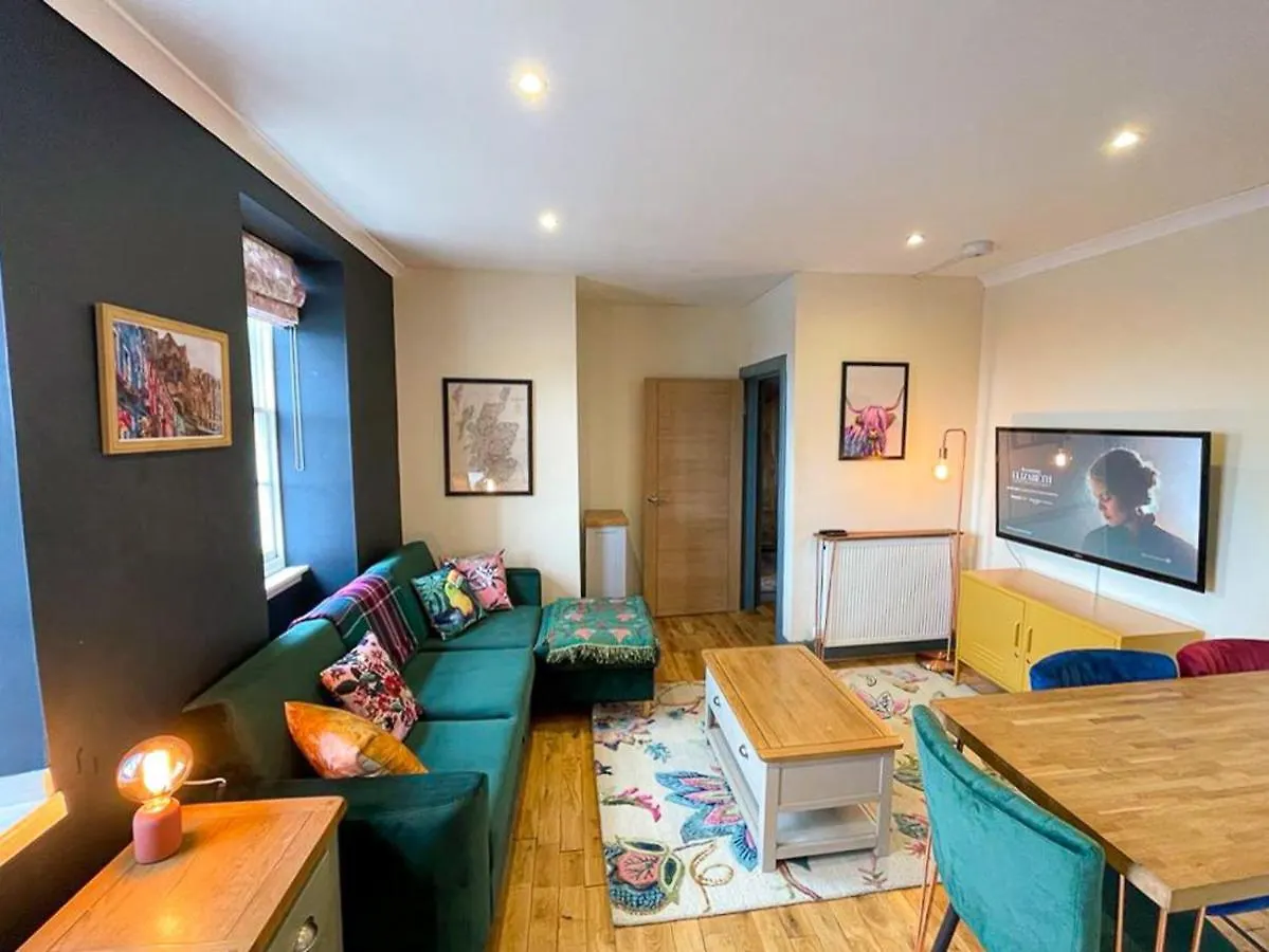 Lively & Energetic 2Br On The Royal Mile Apartment Edinburgh