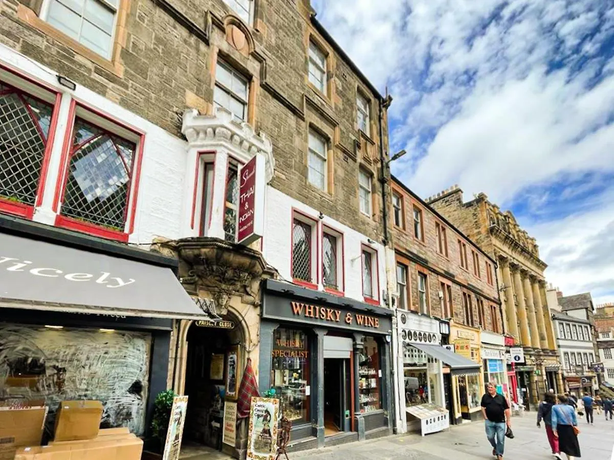 Lively & Energetic 2Br On The Royal Mile Apartment Edinburgh