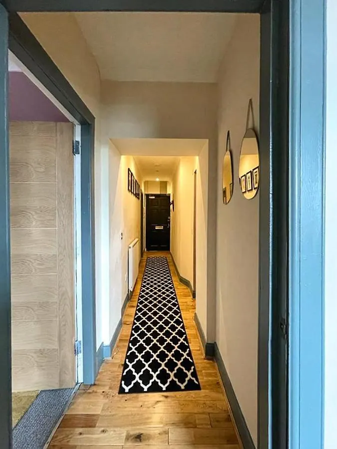 Lively & Energetic 2Br On The Royal Mile Apartment Edinburgh