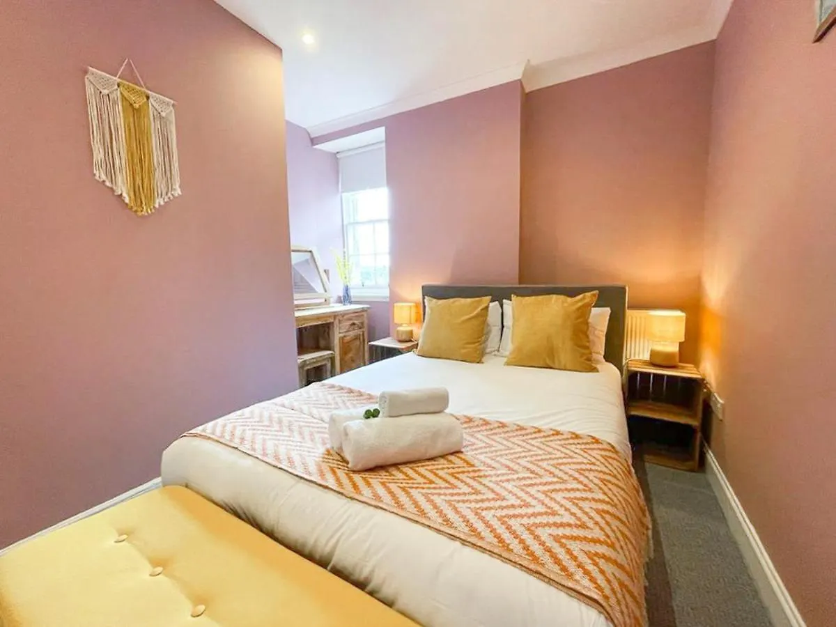 Lively & Energetic 2Br On The Royal Mile Apartment Edinburgh 0*,